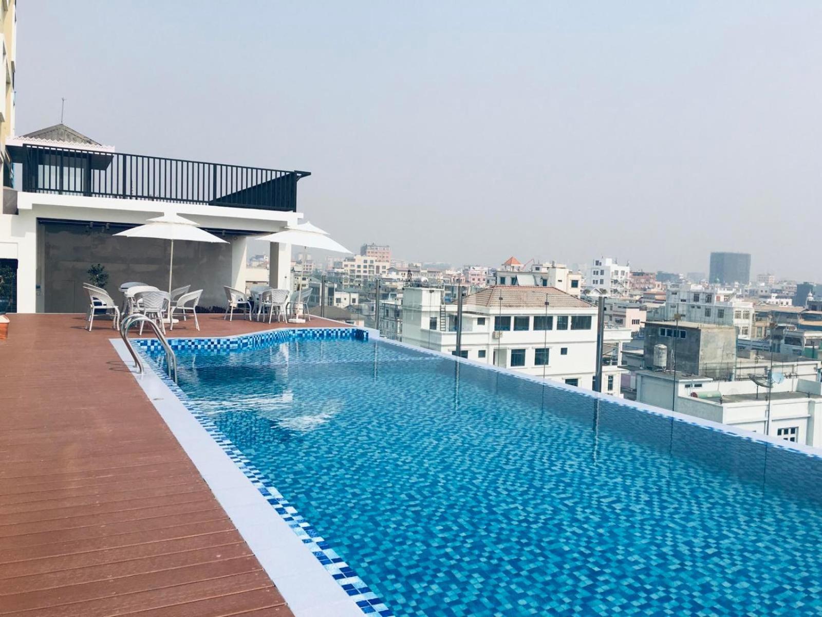 Gold Leaf Hotel Мандалай Экстерьер фото